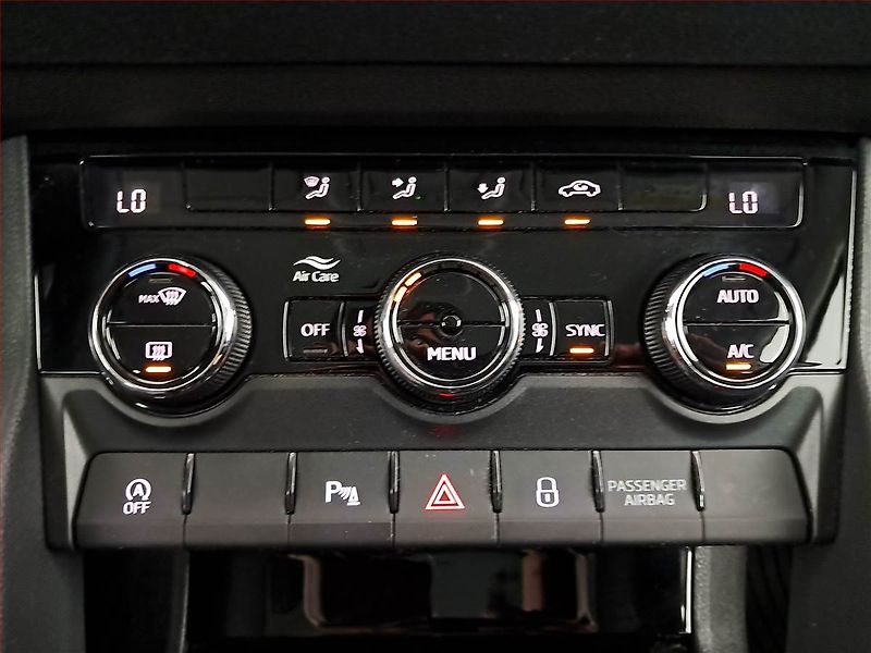 Škoda Karoq (2024) Ambition 1.5 TSI - fotka 13 z 18
