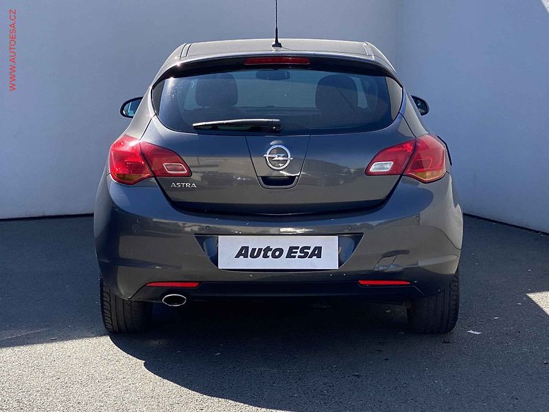 Opel Astra (2013) 1.4T, AC, temp - fotka 5 z 15