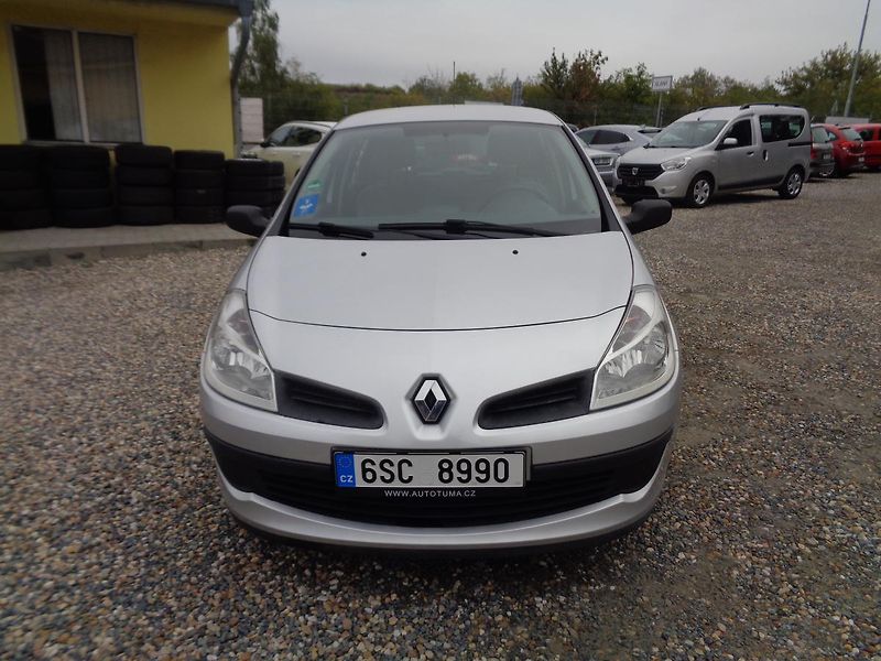 Renault Clio 1,1 - fotka 2 z 13