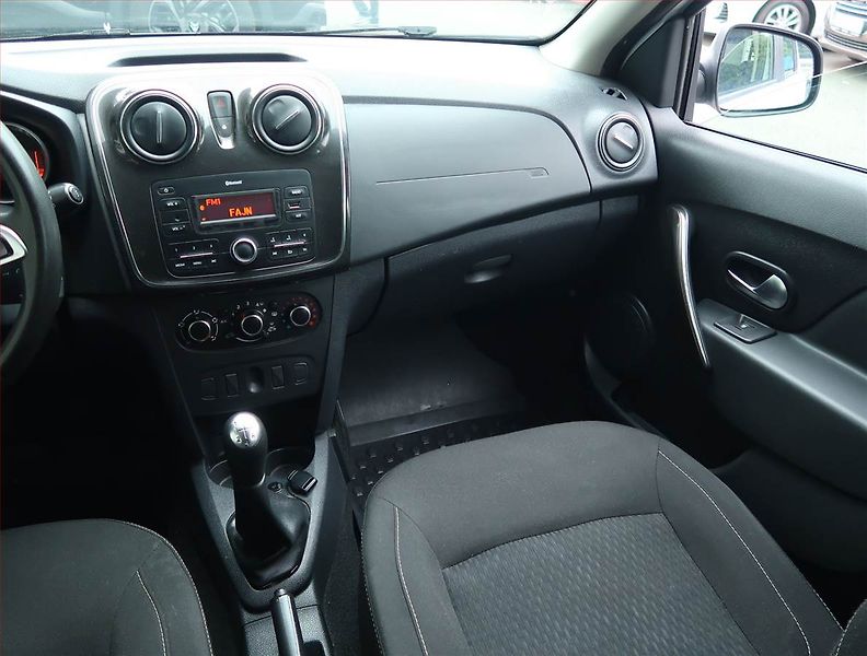 Dacia Sandero (2019) 1.0 SCe, ČR,1.maj - fotka 8 z 15