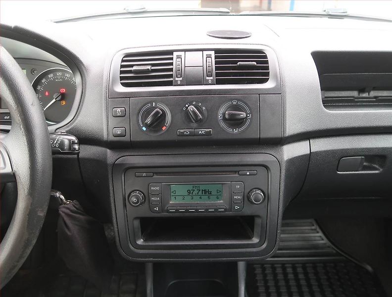 Škoda Fabia (2014) 1.4 16V, Serv.kniha - fotka 12 z 14