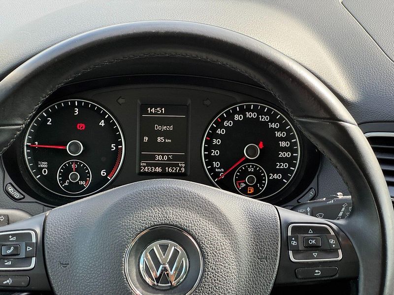 Volkswagen Sharan (2013) Comfortline 2.0 TDI 103kW - fotka 17 z 37