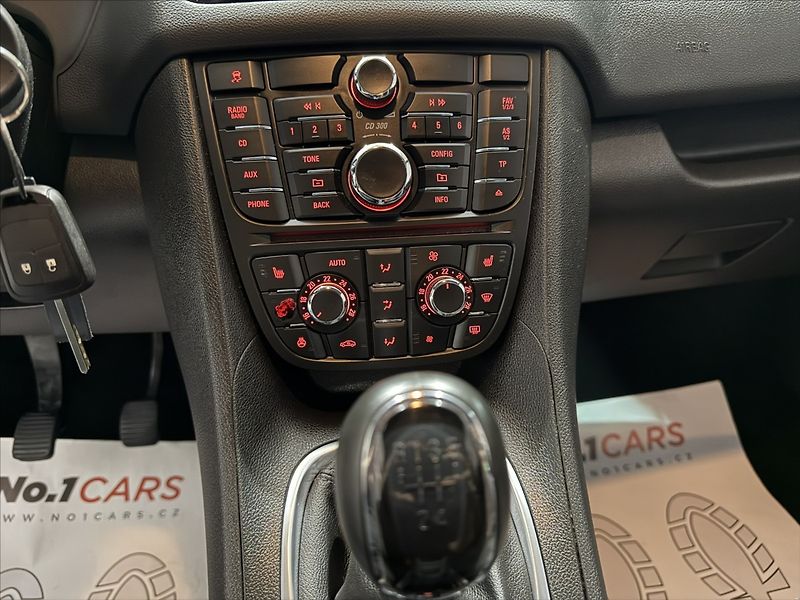 Opel Meriva 1,4   TURBO EDICE 150 FLEXFIX - fotka 17 z 39
