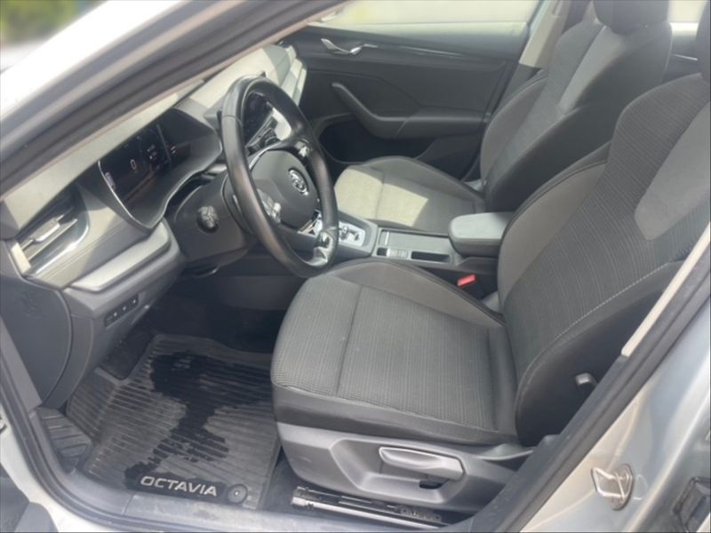 Škoda Octavia 2,0 TDI 110 4x4 Ambit AT - fotka 7 z 11