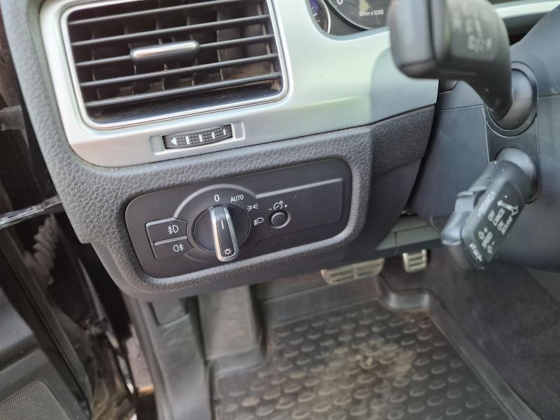 Volkswagen Touareg 4,2TDI V8 EXCLUSIVE - fotka 18 z 19