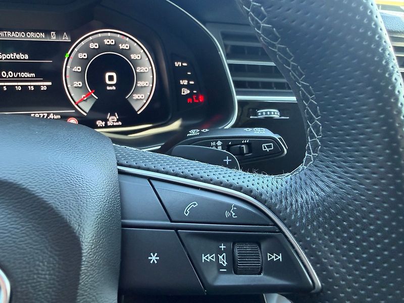 Audi Q7 S-line  210kW Tažné - fotka 9 z 26