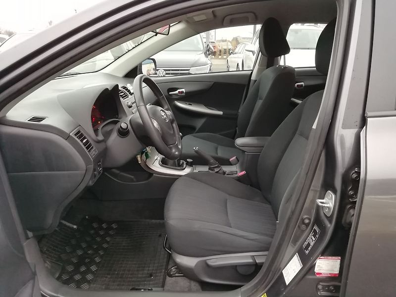 Toyota Corolla 1,6 Valvematic Sol 97 kW - fotka 5 z 14