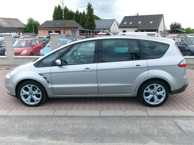Ford S-MAX 2,0TDCi PANORAMA AC TEMP - fotka 7 z 23