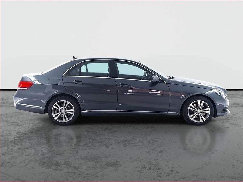 Mercedes-Benz Třídy E (2014) E 250, Automat, Kůže, Navi - fotka 6 z 20