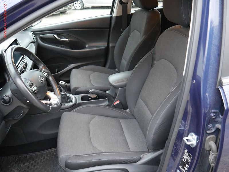 Hyundai i30 (2020) 1.6 CRDi, ČR, AC, LED, kamera - fotka 9 z 18