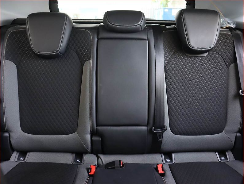 Opel Grandland X (2018) Elegance 1.2 Turbo, Automat - fotka 10 z 24
