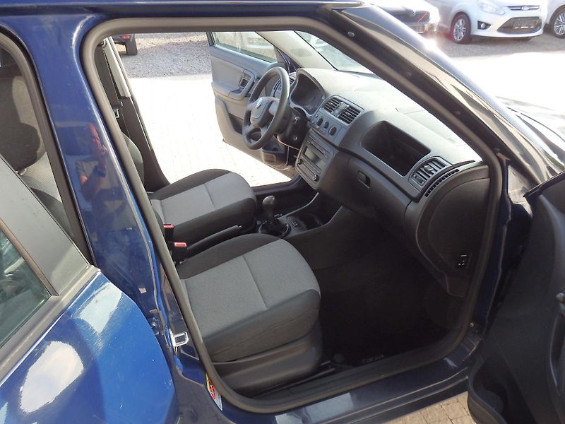 Škoda Fabia 1.4 16V KLIMATIZACE, 4x AIRBAG - fotka 10 z 13