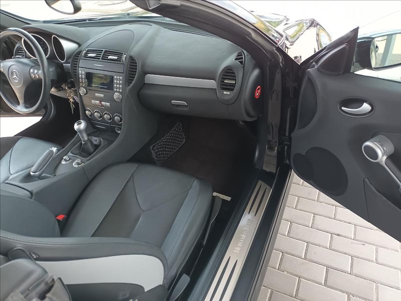 Mercedes-Benz SLK 1,8 200 KOMPRESSOR,120KW - fotka 18 z 33