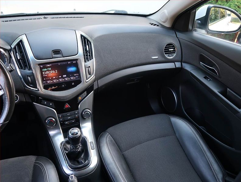 Chevrolet Cruze (2013) 1.8 i 16V, po STK - fotka 8 z 17