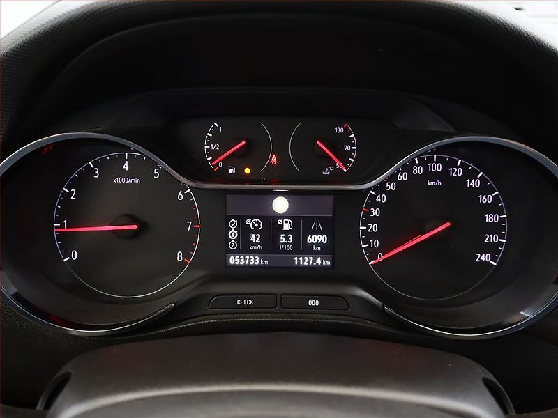 Opel Crossland X (2017) Innovation 1.2 Turbo - fotka 9 z 15