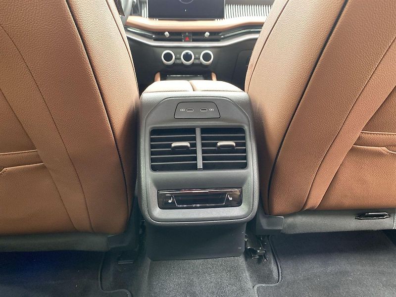 Škoda Superb (2024) 2.0 TDI 4x4 DSG L&K - fotka 28 z 38