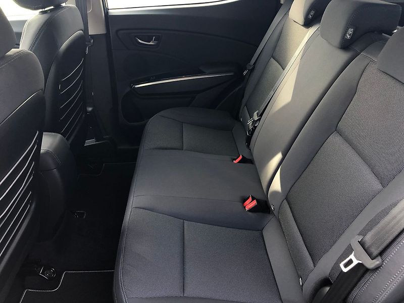 KGM Tivoli Grand Style plná výbava - fotka 23 z 23
