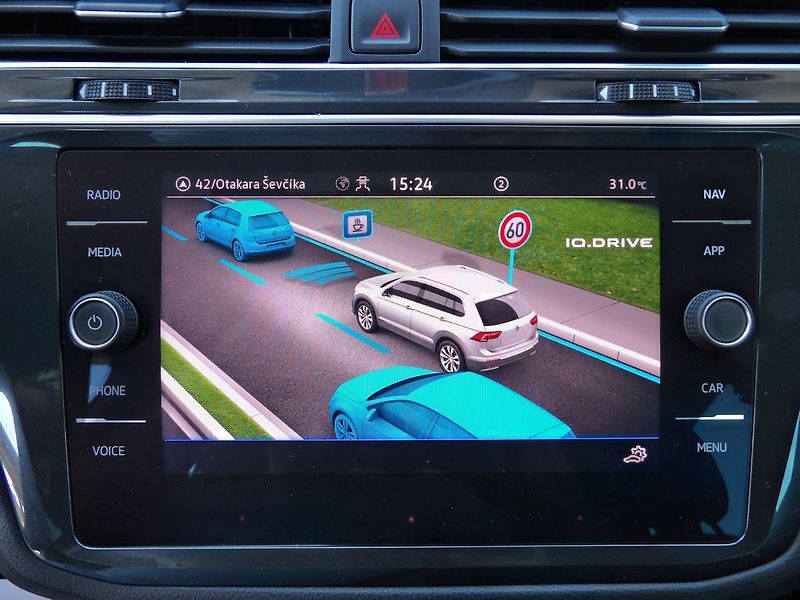 Volkswagen Tiguan (2023) 2.0TDI DSG Virtual Navi ACC - fotka 9 z 34