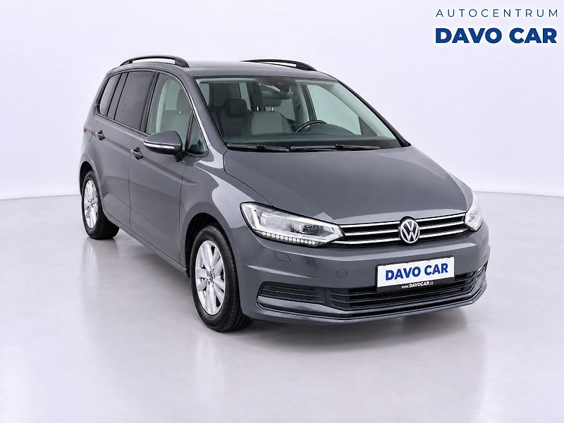 Volkswagen Touran 2,0 TDI DSG Panorama 1.Maj. - fotka 4 z 10