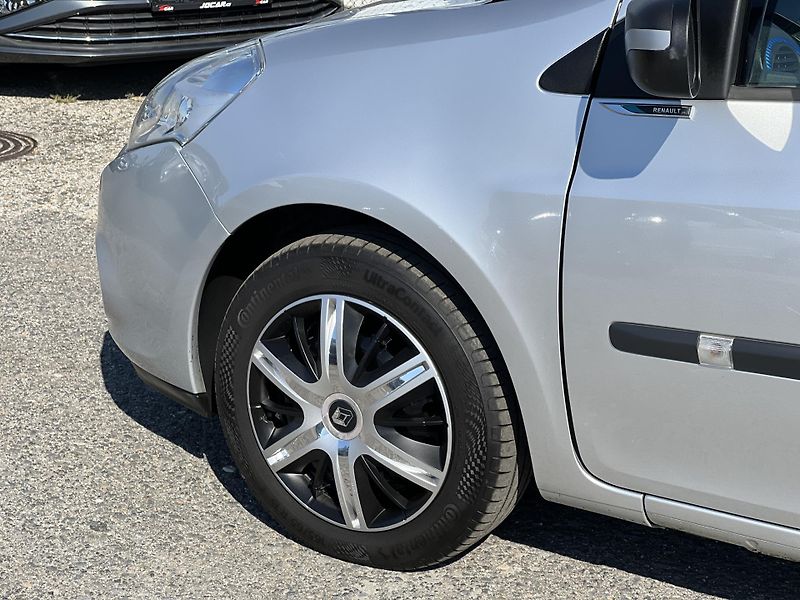 Renault Clio 1.2i 16v KLIMA KOUPENO V ČR - fotka 31 z 34