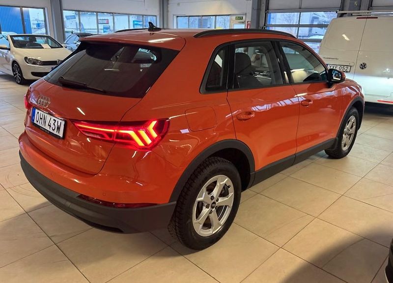 Audi Q3 45 TFSI e Proline Matrix  - fotka 5 z 16