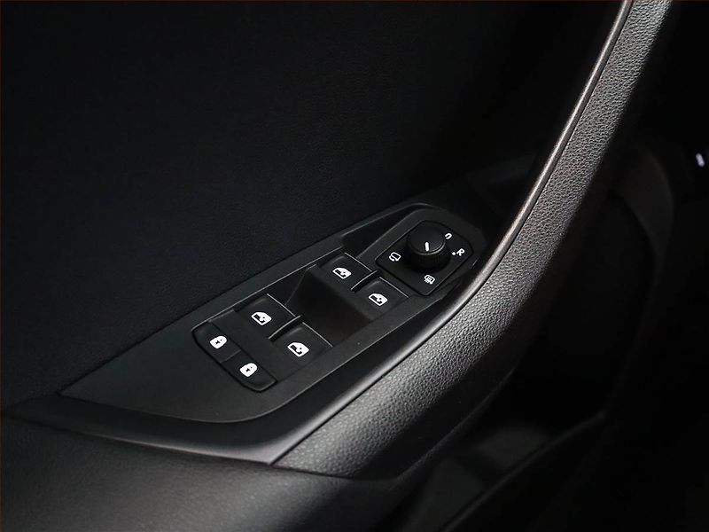 Škoda Karoq (2018) Style Plus 1.6 TDI - fotka 21 z 23