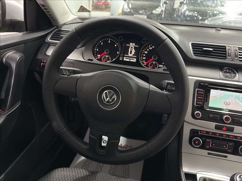 Volkswagen Passat 1,6   TDI 77KW VÝHŘEV TAŽNÉ - fotka 19 z 26