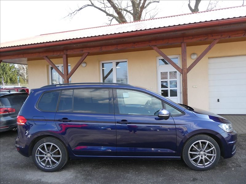 Volkswagen Touran 1,2 TSi 81kW 7.míst, NAVI - fotka 12 z 39