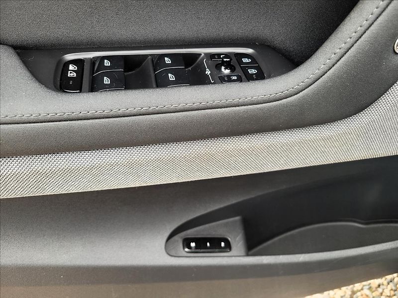 Polestar 2 0,0 300kwAWD,SOH93%,tažné1,5 T - fotka 39 z 50