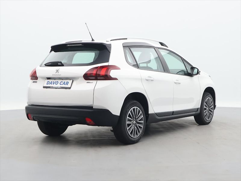 Peugeot 2008 1.2 PT 82k Active Pack 1.Maj - fotka 7 z 26