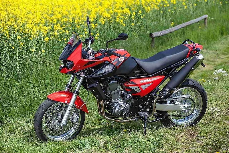 Jawa 350 Retro.