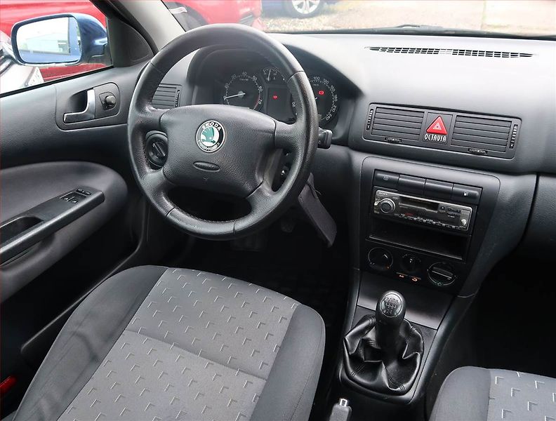 Škoda Octavia (2009) 1.6, LPG, nová STK, Tažné - fotka 7 z 17