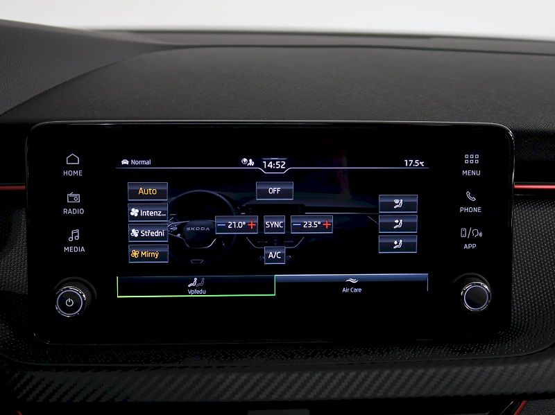 Škoda Kamiq (2025) MONTE CARLO 1.0TSI 85KW TAŽNÉ - fotka 29 z 41