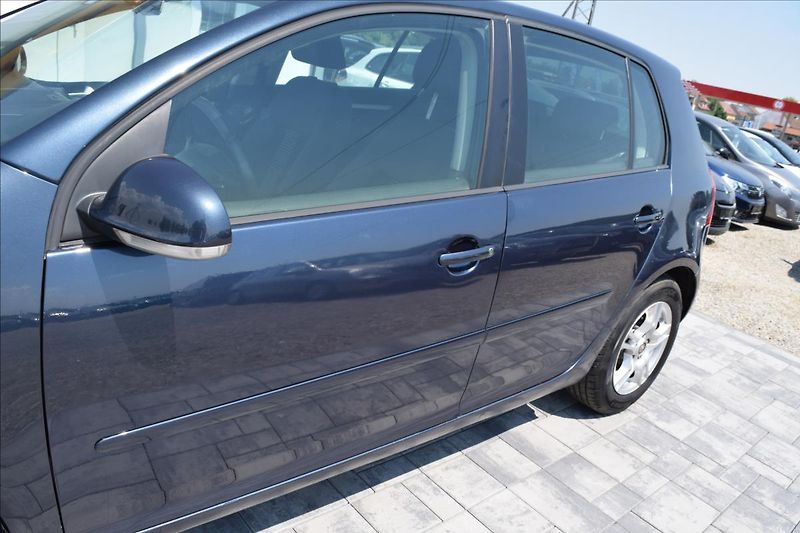 Volkswagen Golf 1,4 i 59KW NOVÁ STK ALU KLIMA - fotka 8 z 46