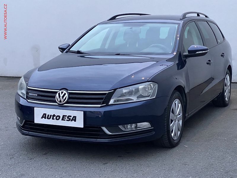 Volkswagen Passat (2014) 1.6 TDi, AC, výhřev sed - fotka 3 z 15