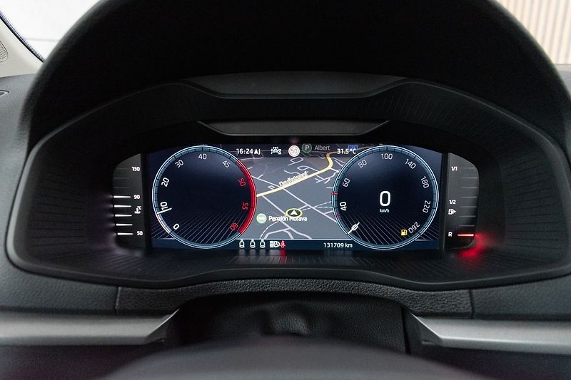 Škoda Karoq 2.0TDI*REZERVACE* - fotka 21 z 44