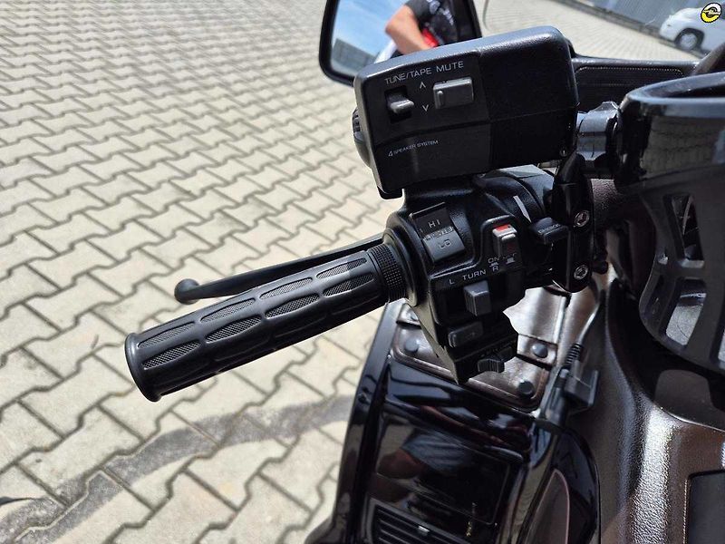Honda GL 1500 Gold Wing SE (1993) - fotka 20 z 24