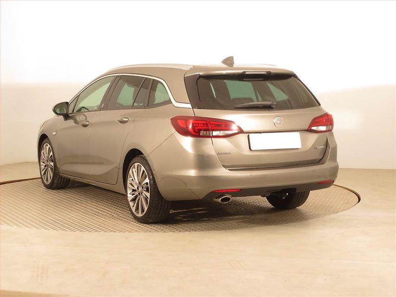 Opel Astra (2016) Innovation 1.6 BiCDTI - fotka 4 z 17