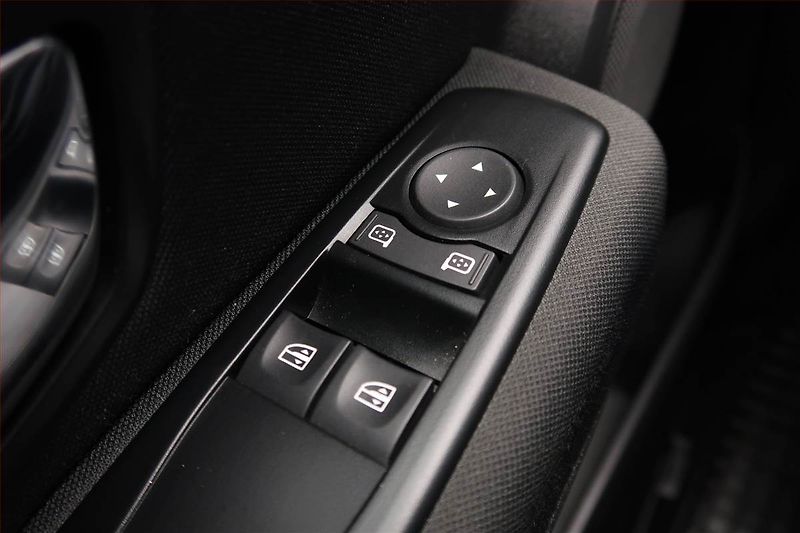 Renault Mégane (2014) 1.5 dCi, Serv.kniha, Tažné - fotka 14 z 17