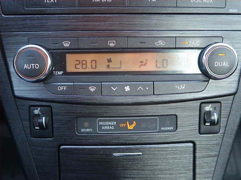 Toyota Avensis (2010) 2.2 D-4D, Automat, Xenony - fotka 16 z 18