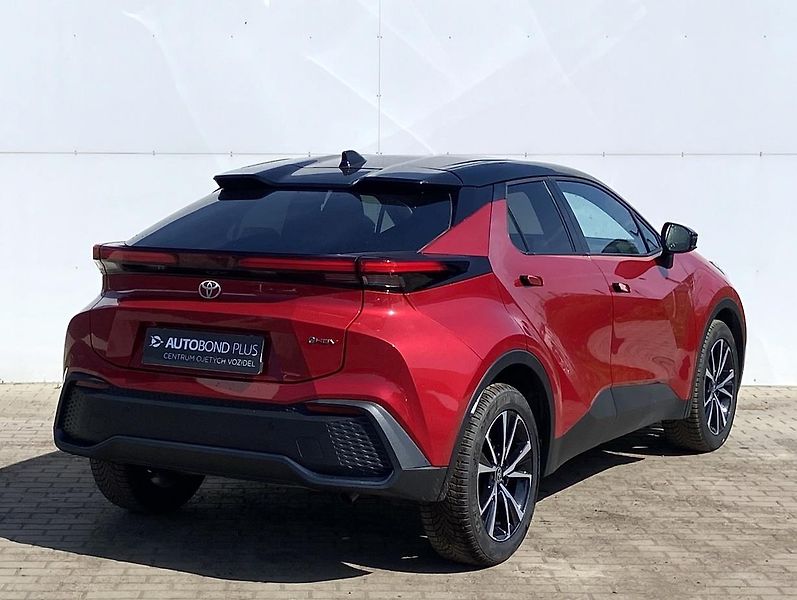 Toyota C-HR 2.0 HSD e-CVT Style - fotka 2 z 21
