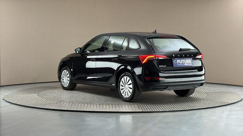 Škoda Scala 1.0 TSI DSG Ambition - fotka 2 z 22