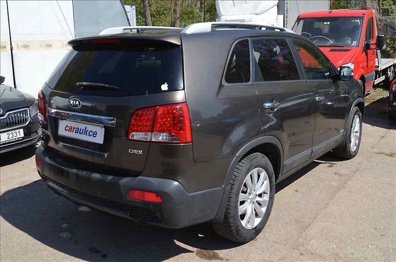 Kia Sorento (2012) 2,2 CRDI AWD - fotka 4 z 21