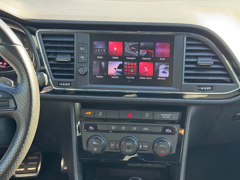 Cupra Leon (2020) 2.0 TSI DSG 213kW - fotka 19 z 41