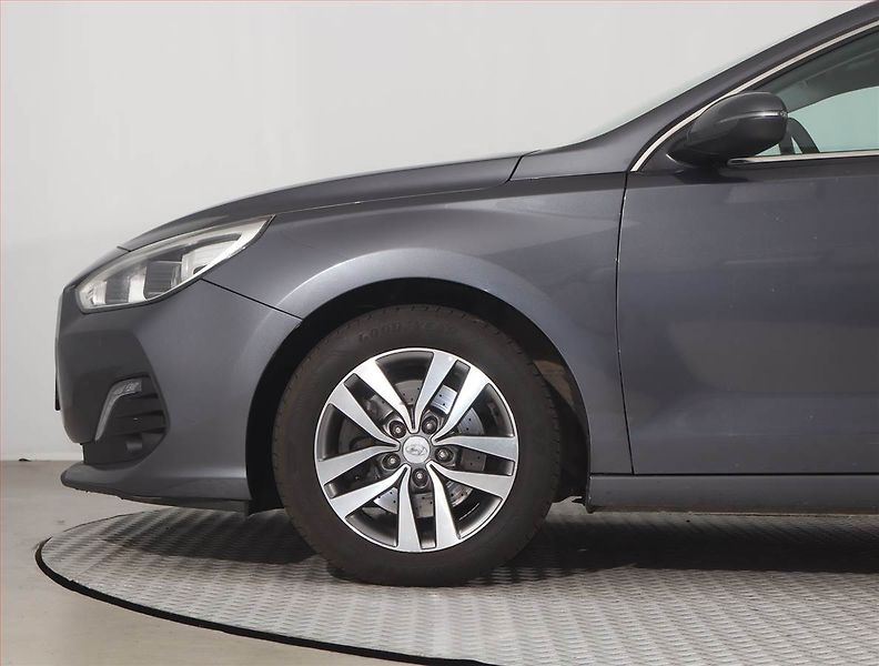 Hyundai i30 (2020) 1.4 T-GDI, Serv.kniha - fotka 14 z 21