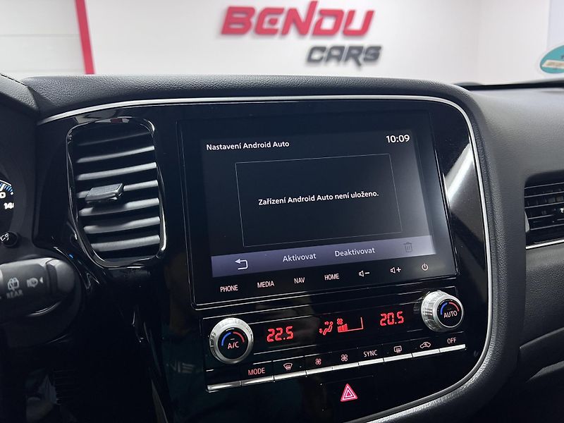 Mitsubishi Outlander 2.4 PHEV 165 kW, 4x4, 2020 - fotka 25 z 38