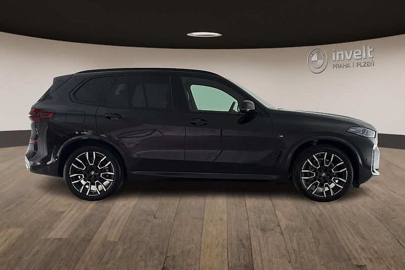 BMW X5 xDrive40d - fotka 2 z 21