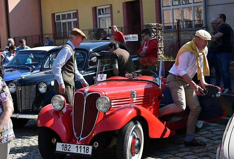 Nablýskaní veteráni projížděli v sobotu celým jihem Prostějovska. Konala se zde tradiční Veterán rallye. 17.6. 2023