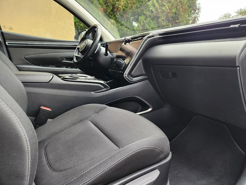 Hyundai Tucson 1.6-AUTOMAT-NAVI-KAMERA - fotka 15 z 23