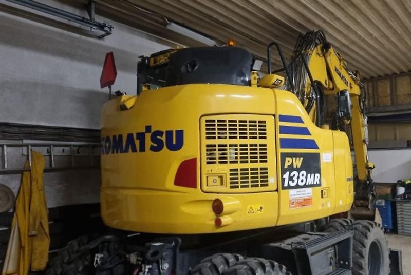 Komatsu (2023) PW138 bagr mimoosé tilt 14.5t  - fotka 6 z 10